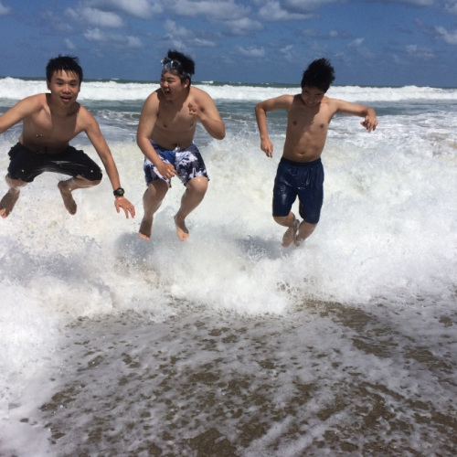 贏在起跑線？中國孩子赴美留學(xué)是否越早越好？